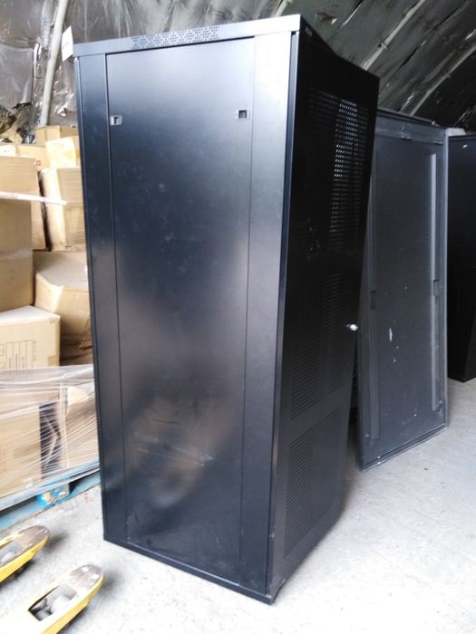 Шкаф комуникационен 80x60x200cm