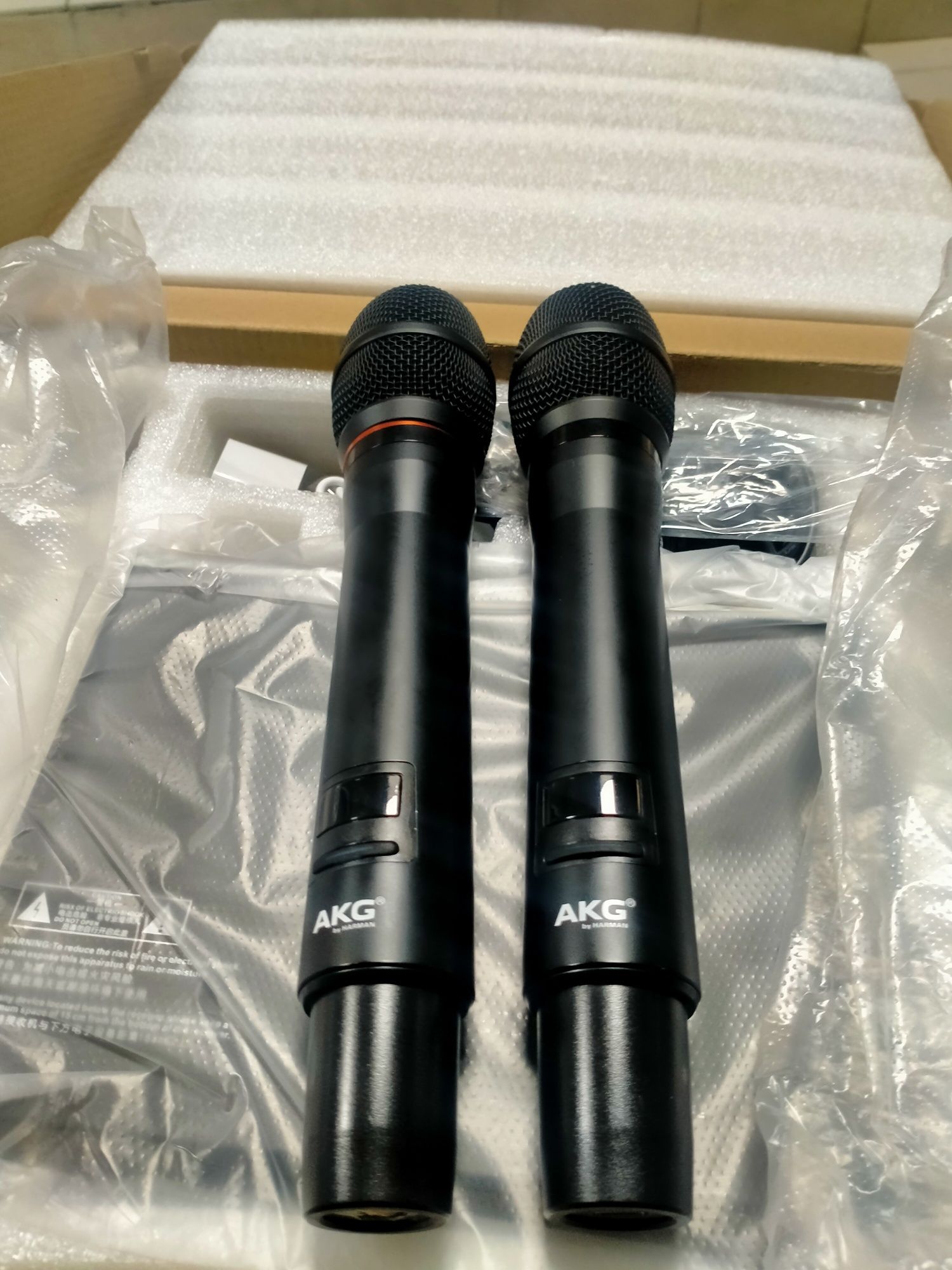 Микрофоны радио 2шт AKG
