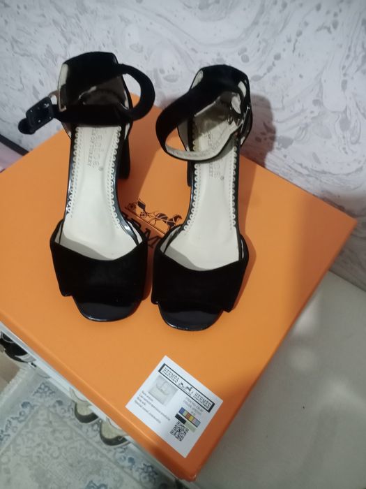 Босоножки женские