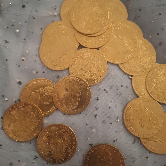 Vând monede fanz josef )galbeni placate cu aur de 14 carate dar am și