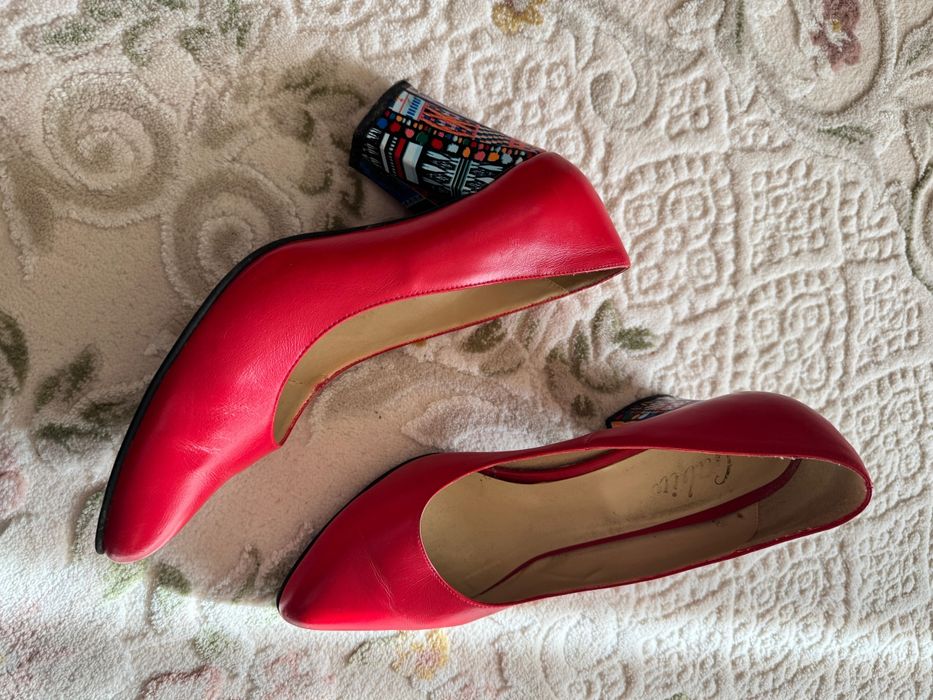 Pantofi din piele naturala