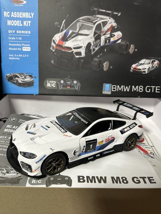 Mașinuță RC Rastar BMW M8 GTE – Asamblată, Gata de Folosit