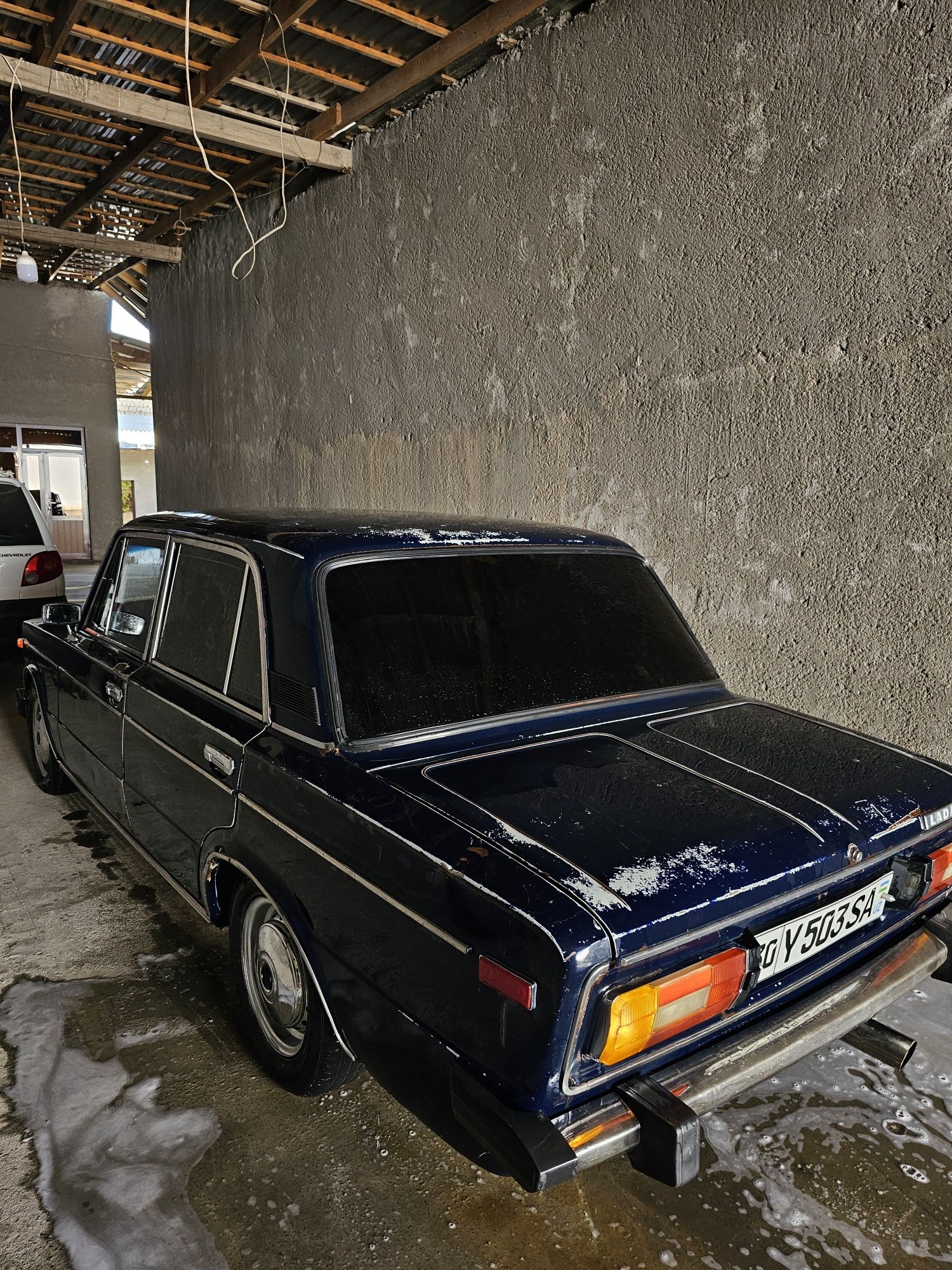 Lada 2106 sotiladi