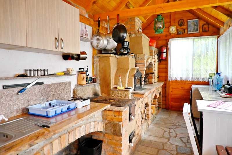 Complex de vacanta, 6 casute, cabana, sauna, terase pe 2.300 mp