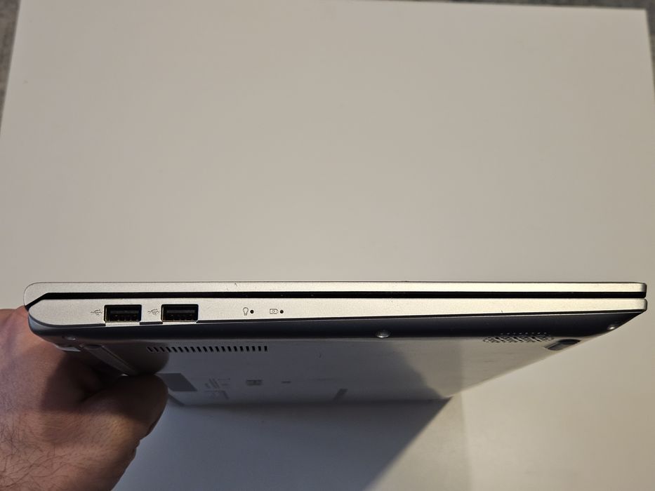 Laptop Asus X512F, I5-10210U, 12gb Ram, SSD M.2 256GB