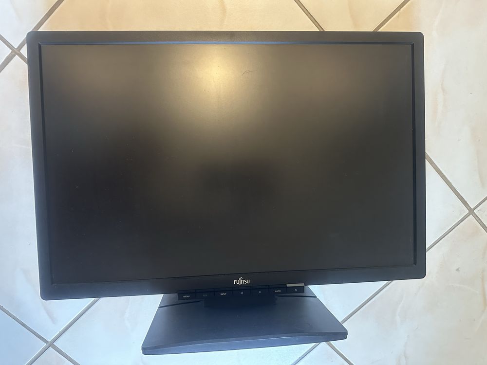 Monitor 22” Fujitsu