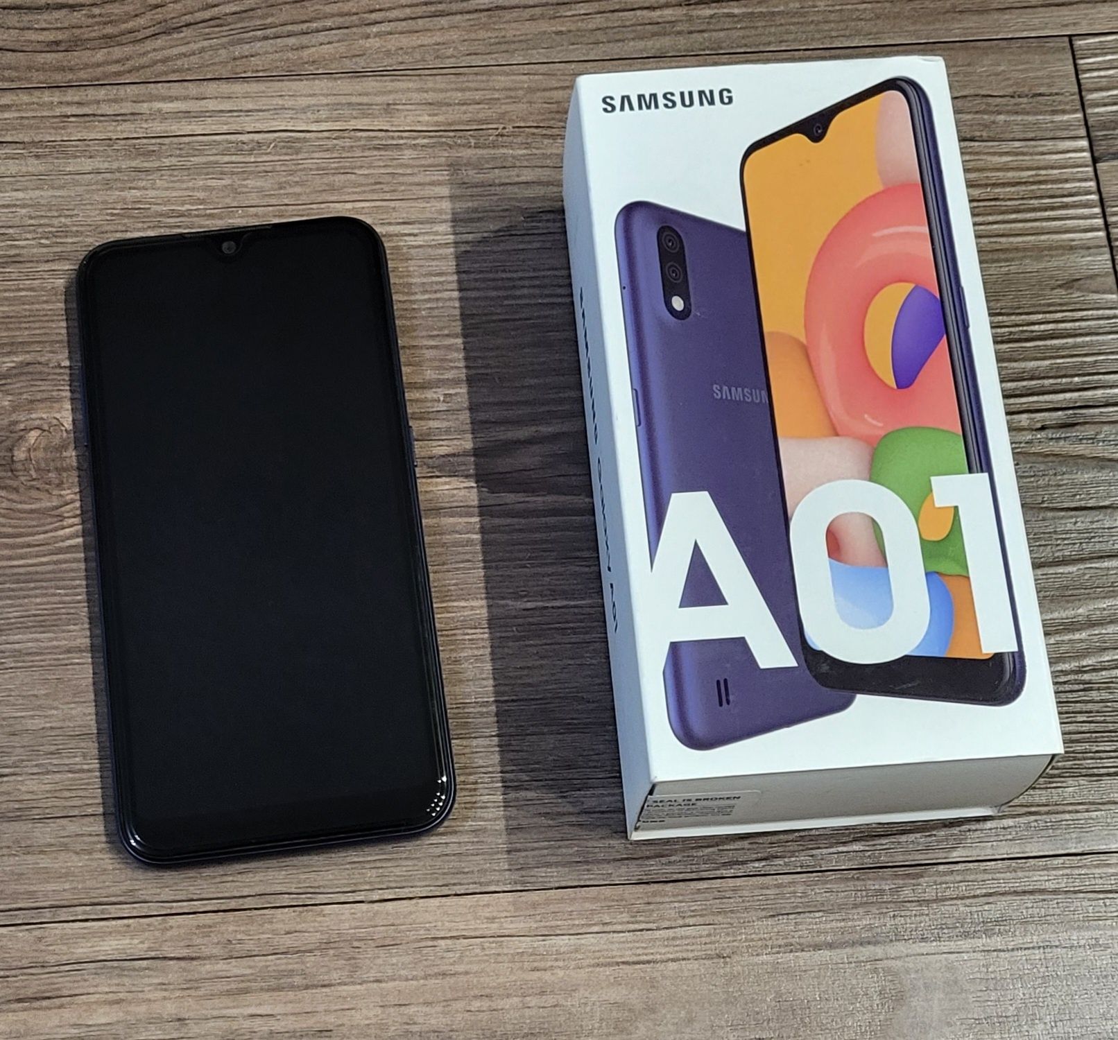 Продам Samsung Galaxy A01 16GB Blue