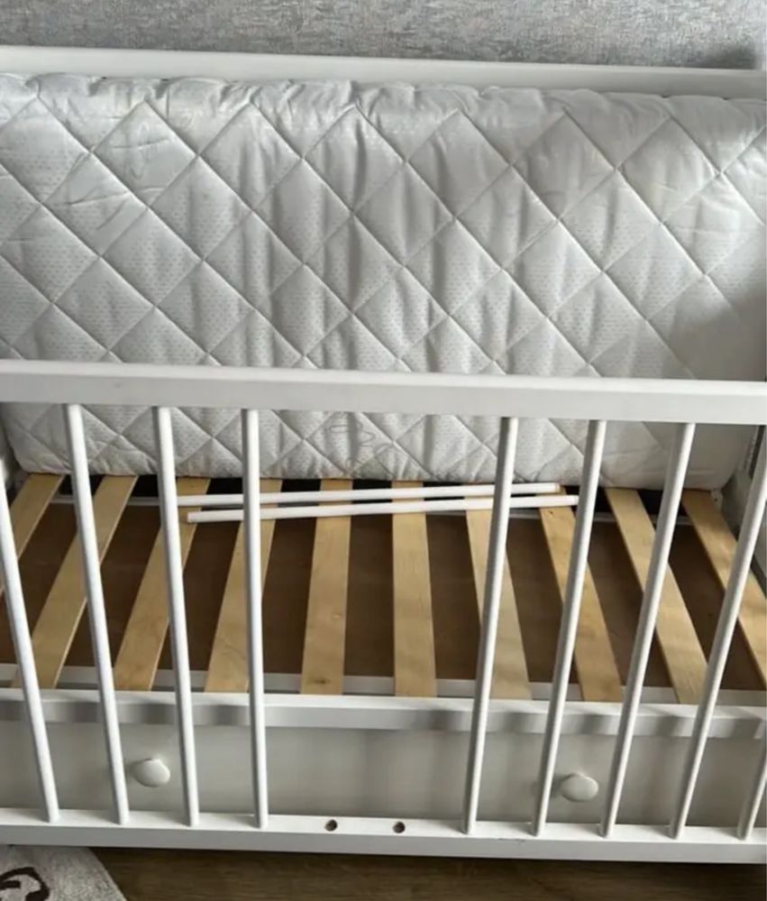 Детская кроватка (дешево потому что место надо освободить)
