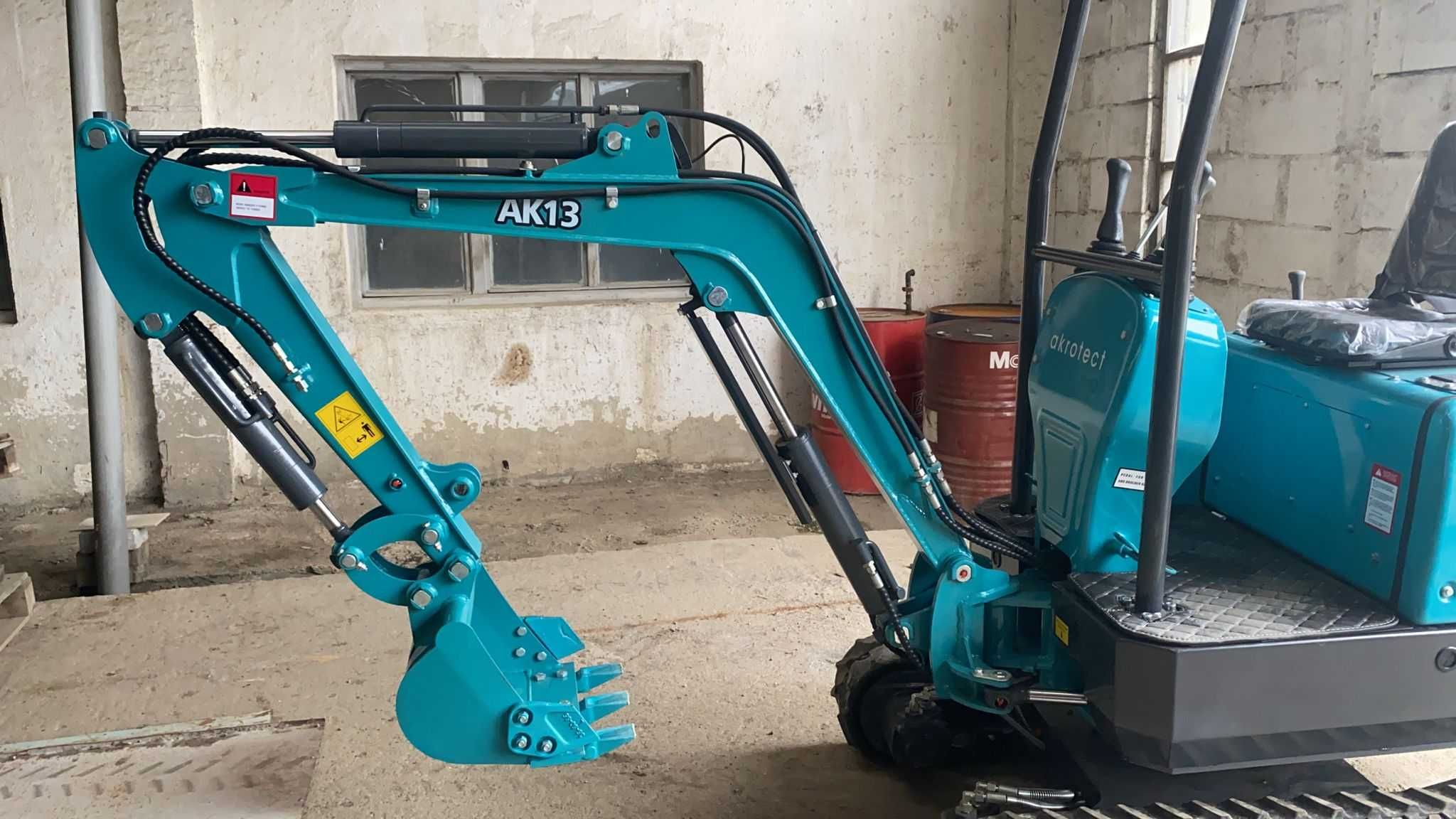 Miniexcavator Nou AK13 Exclusiv -1,5T- Import GERMANIA