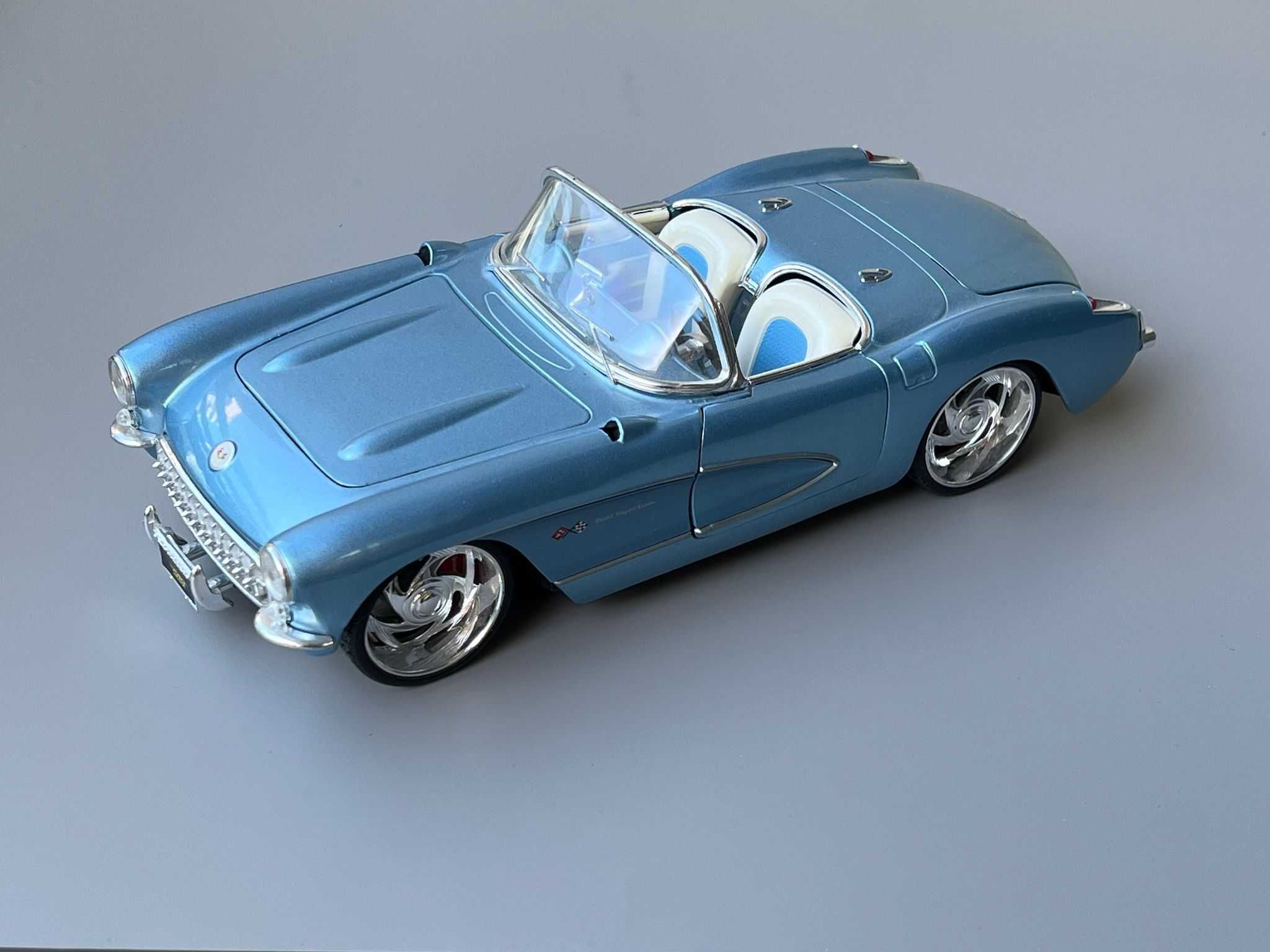 Macheta Auto 1/18 Maisto Chevrolet Corvette Spider 1957 Custom