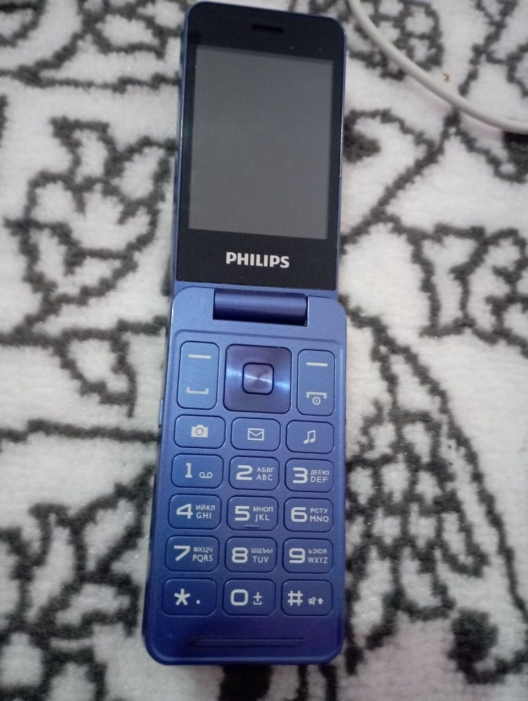 Продается кнопочный телефон philips xenium 2602