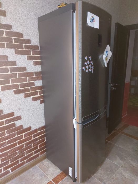 Холодильник Samsung