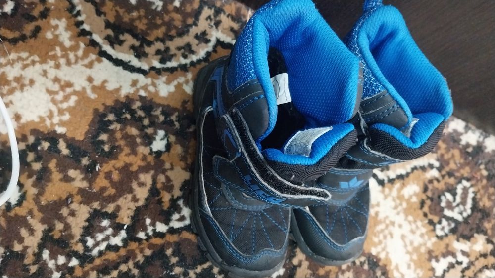 Vând ghetuțe impermeabile 25 și 26