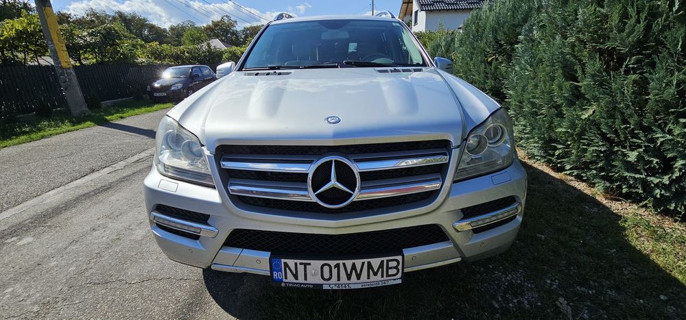 Mercedes-Benz GL 7 locuri 4MATIC SUA