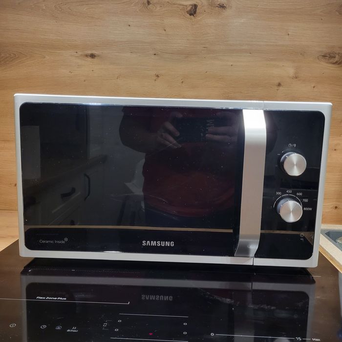 Cuptor cu microunde Samsung  interior ceramica