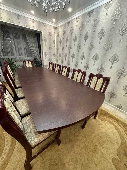 Продается стол со стульями