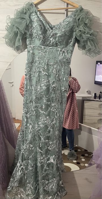 Официална рокля