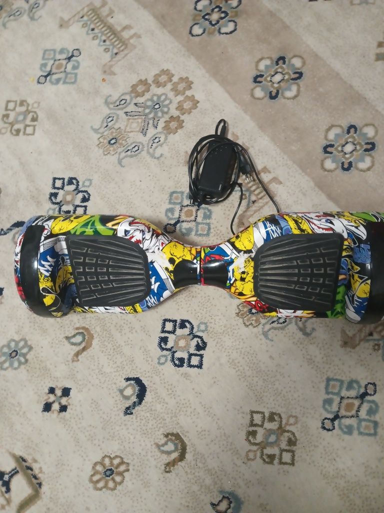 Vând hoverboard colorat