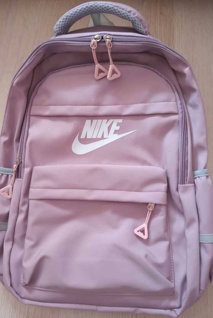 Дамска раница Nike