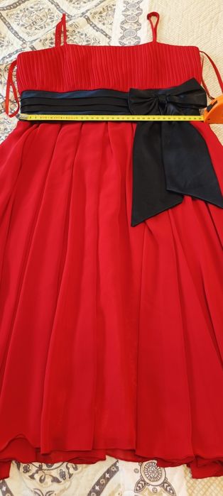 Rochiță Roșie ,Dora , din voal , măsura 38