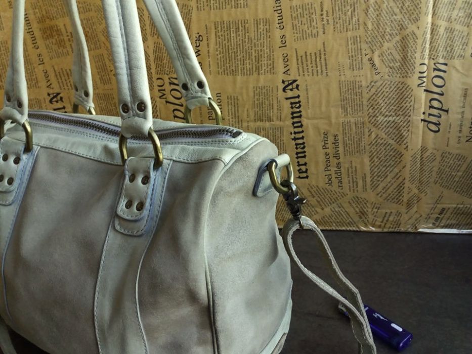 дамска чанта бежова,кожена-естествена кожа и велур