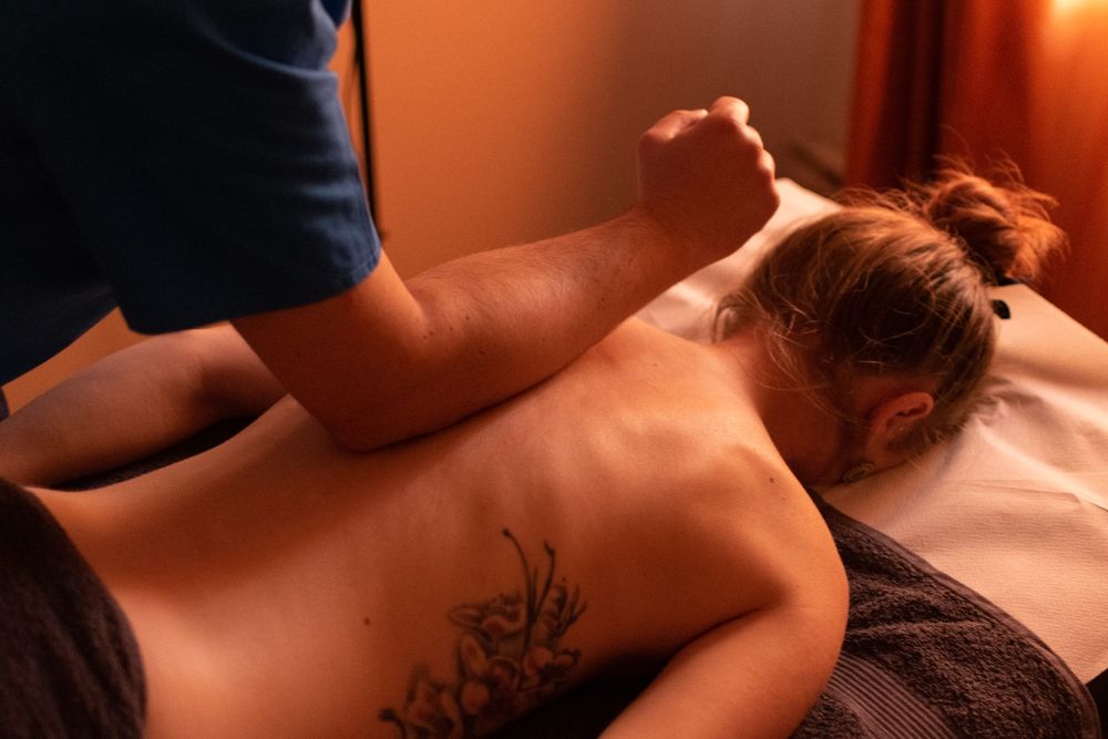 Masaj terapeutic oncologic recuperare relaxare drenaj limfa București