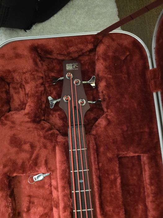 Chitara bass ibanez si cutie ibanez