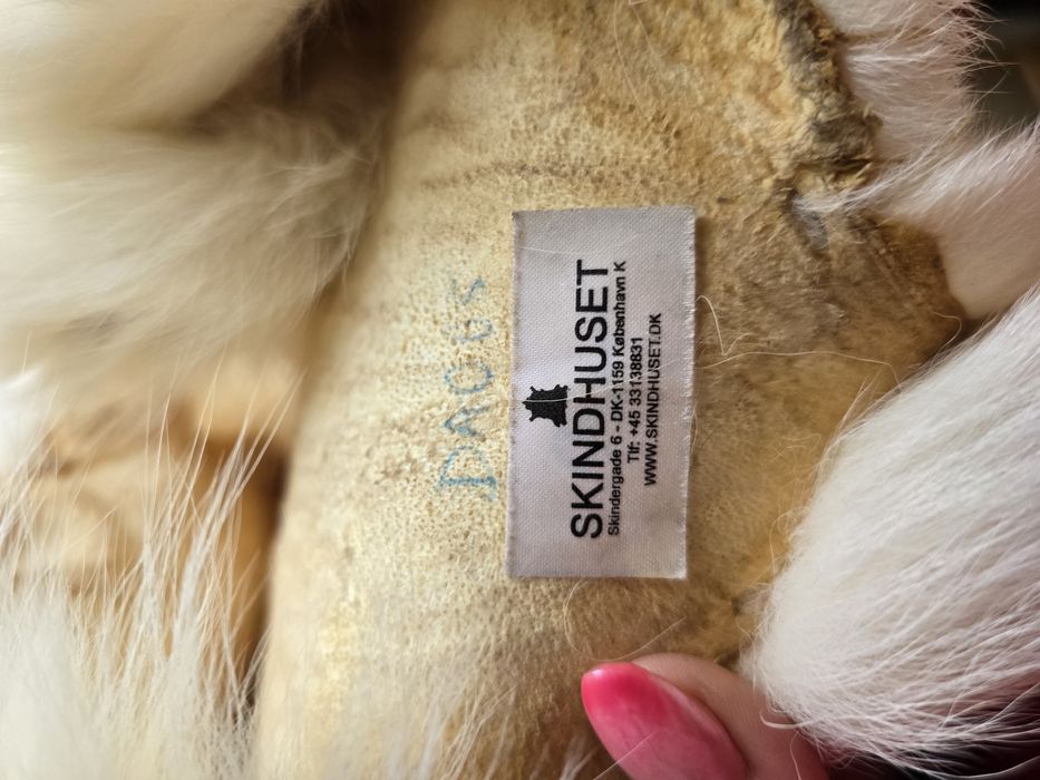 Килими от естествена агнешка кожа и лисица