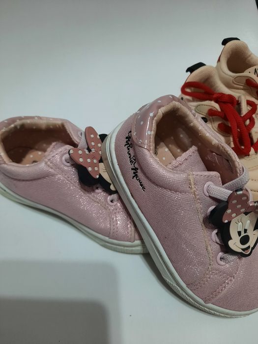 2 perechi adidasi cu Minie Mouse
