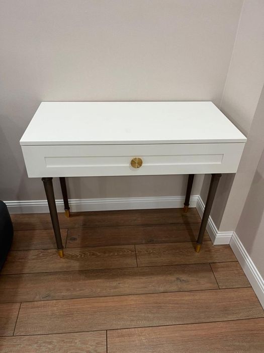 Продам туалетный столик