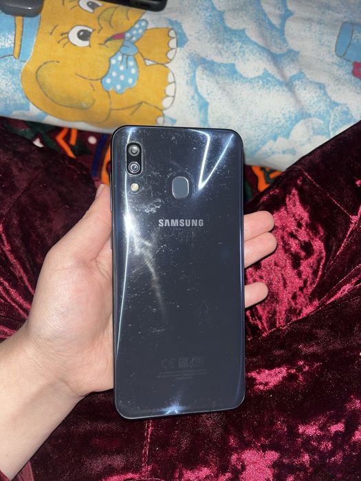 Samasung A30 sotiladi