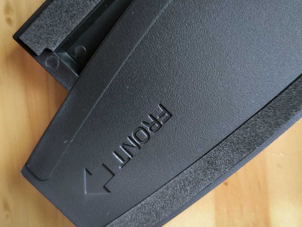 Подставка за вертикално поставяне на PlayStation 3 Slim