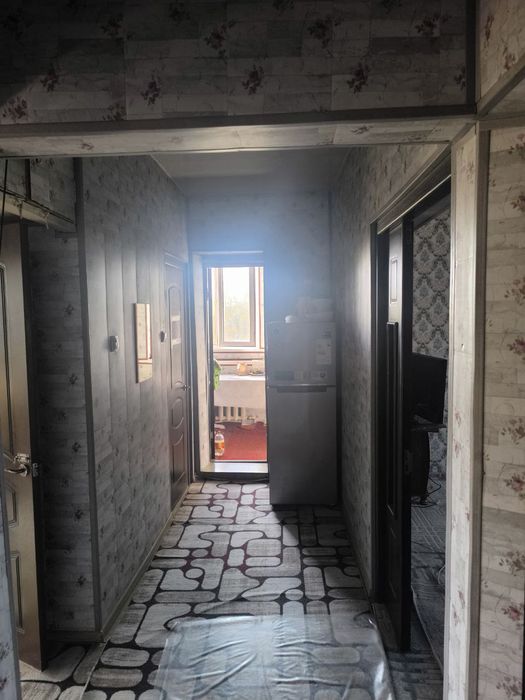 Axmad yugnakiyda 2 xona uy sotiladi