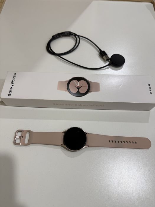 Смарт часовник Galaxy watch 4