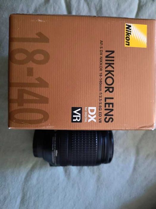 Обектив Nikkor AF-S DX 18-140mm VR 1:3.5-5.6 G ED