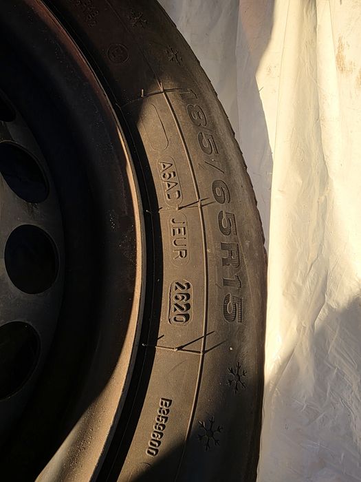 Зимни гуми с джанти 185/65/15 Renault