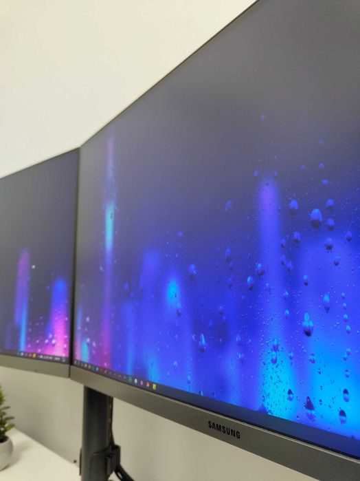 2 monitoare Samsung 24" impecabile 10/10 estetic/functional