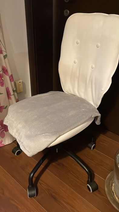 vand scaun birou urgent