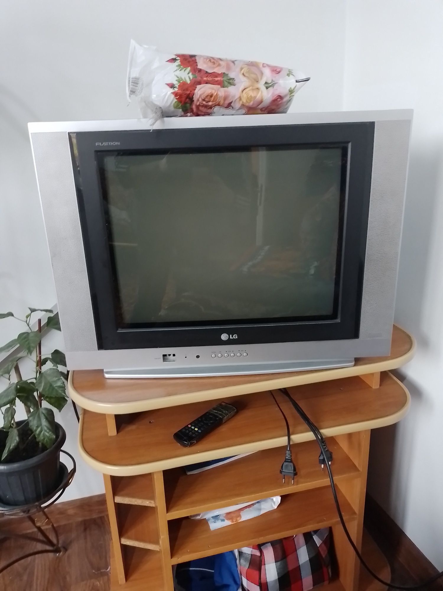 Телевизор LG простой