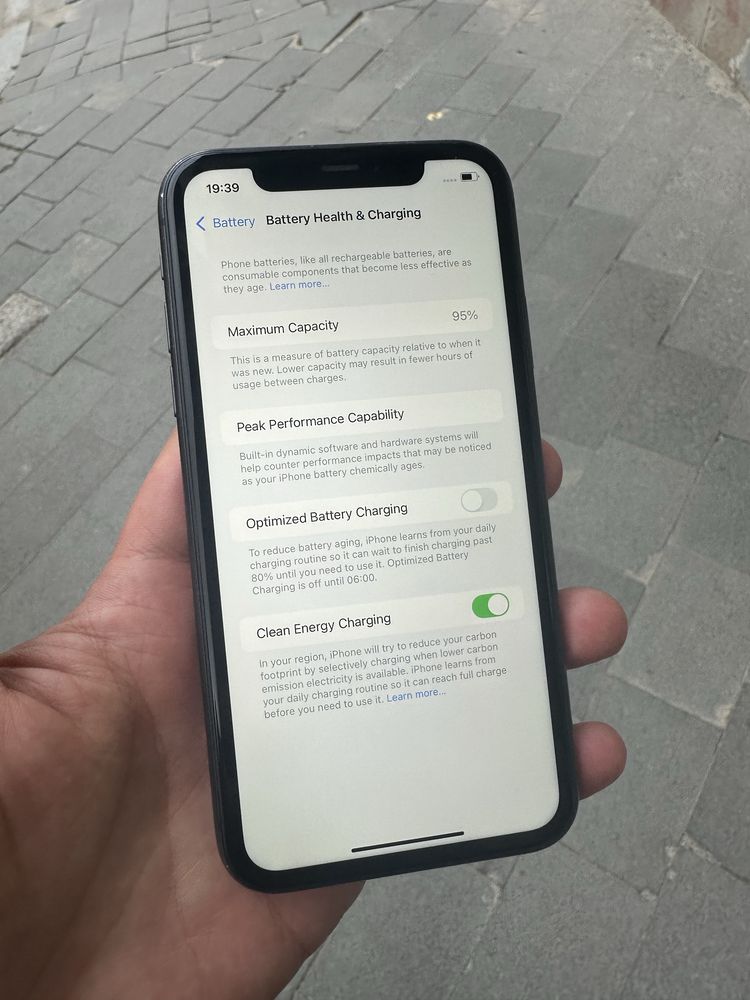iPhone 11 64gb 95% baterie