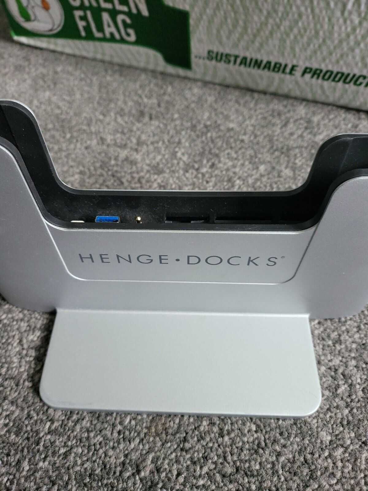 Henge Docks Vertical Dock for 13" MacBook Pro