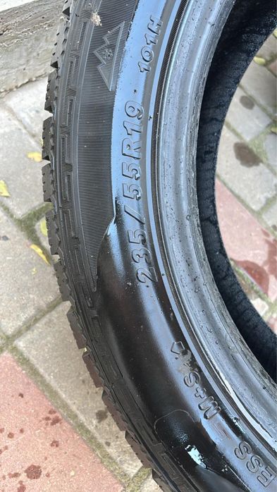 Продам зимние шины идеальное состояние , покупали в салоне