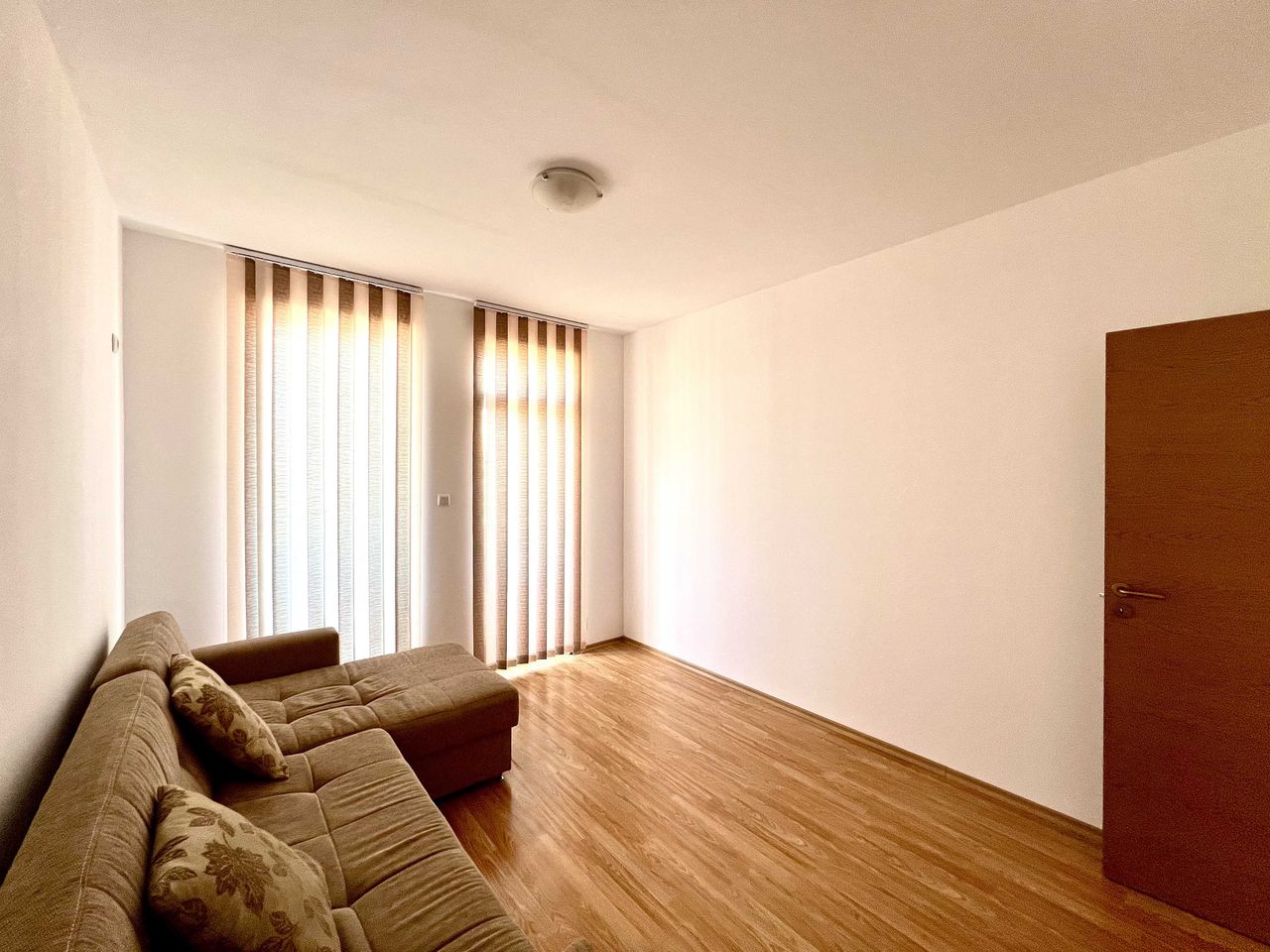 Продава се Тристаен апартамент в к.к. Слънчев бряг - 69 кв.м за 812 €/кв.м - Снимка #9