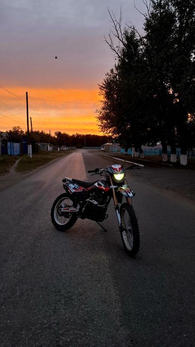 Мотоцикл эндуро 250