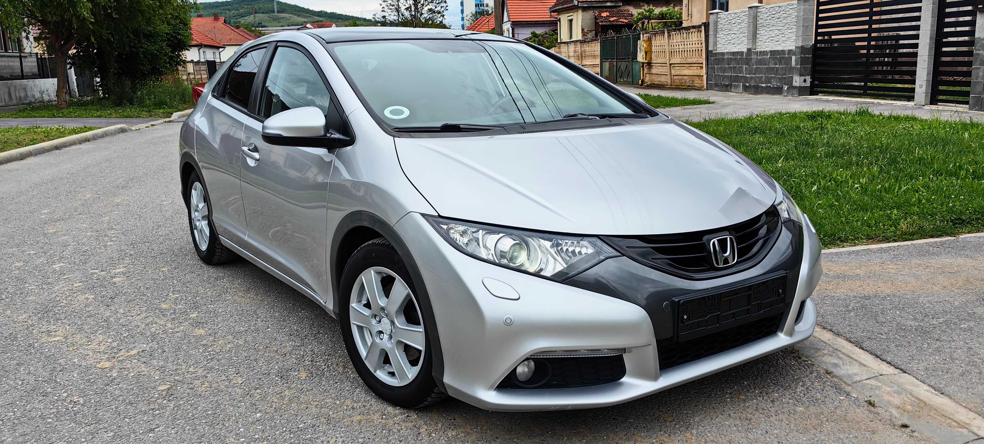 Honda Civic 1.8  * Piele * Panoramic * Subwoofer * Keyless Entry/Go