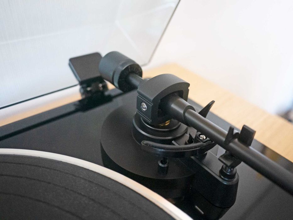 Продавам грамофон Elac Miracord 50