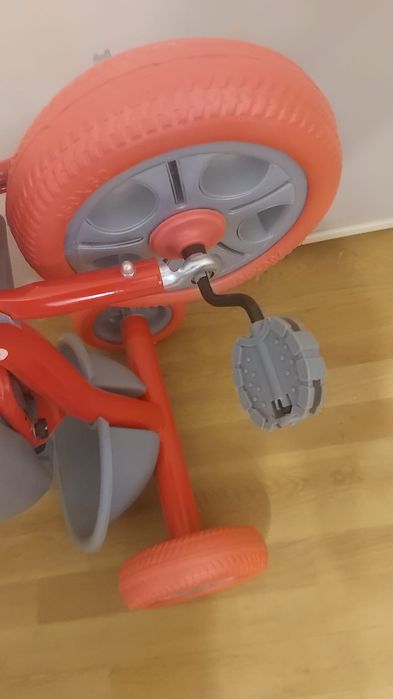 Vand triciclera U-Grow pedal rosie