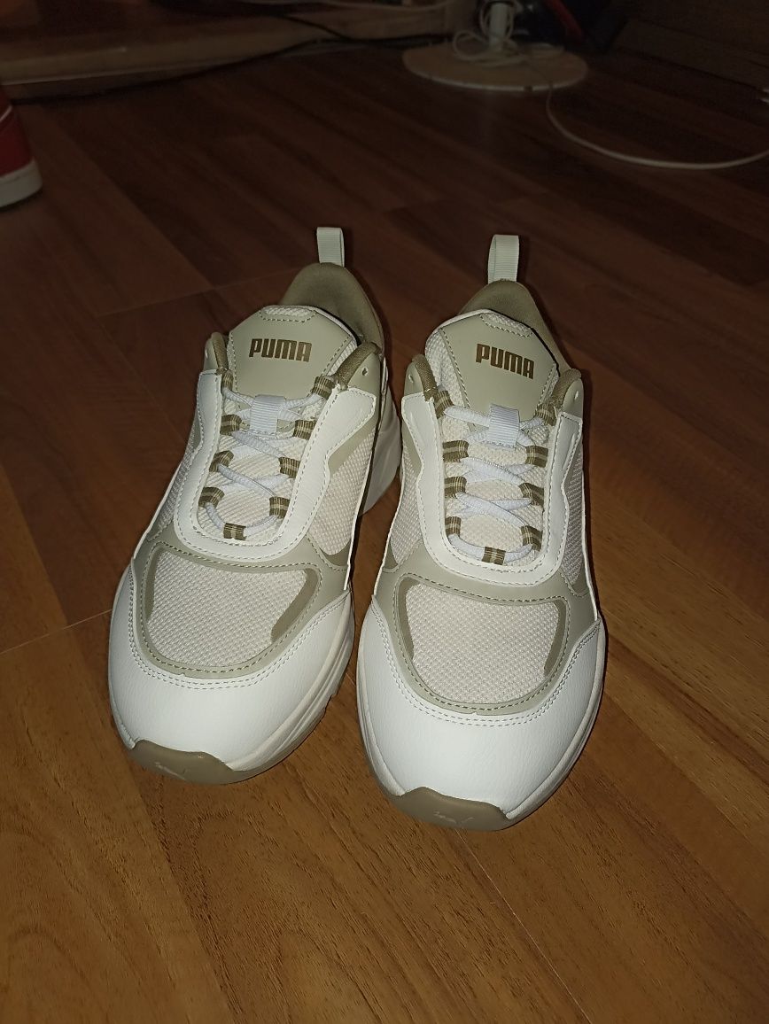 Pantofi sport Puma Cassia