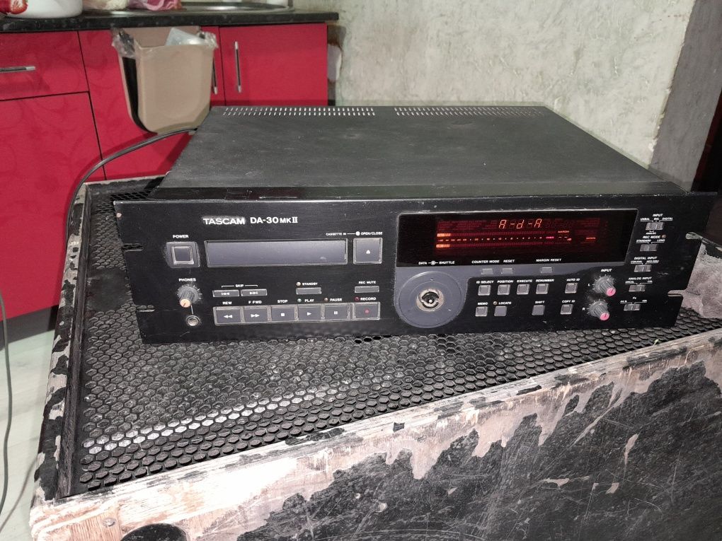 Кассетная дека TASCAM и техникс