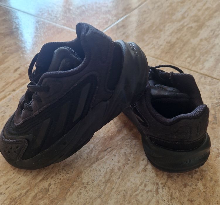 Adidas ozelia 26,5